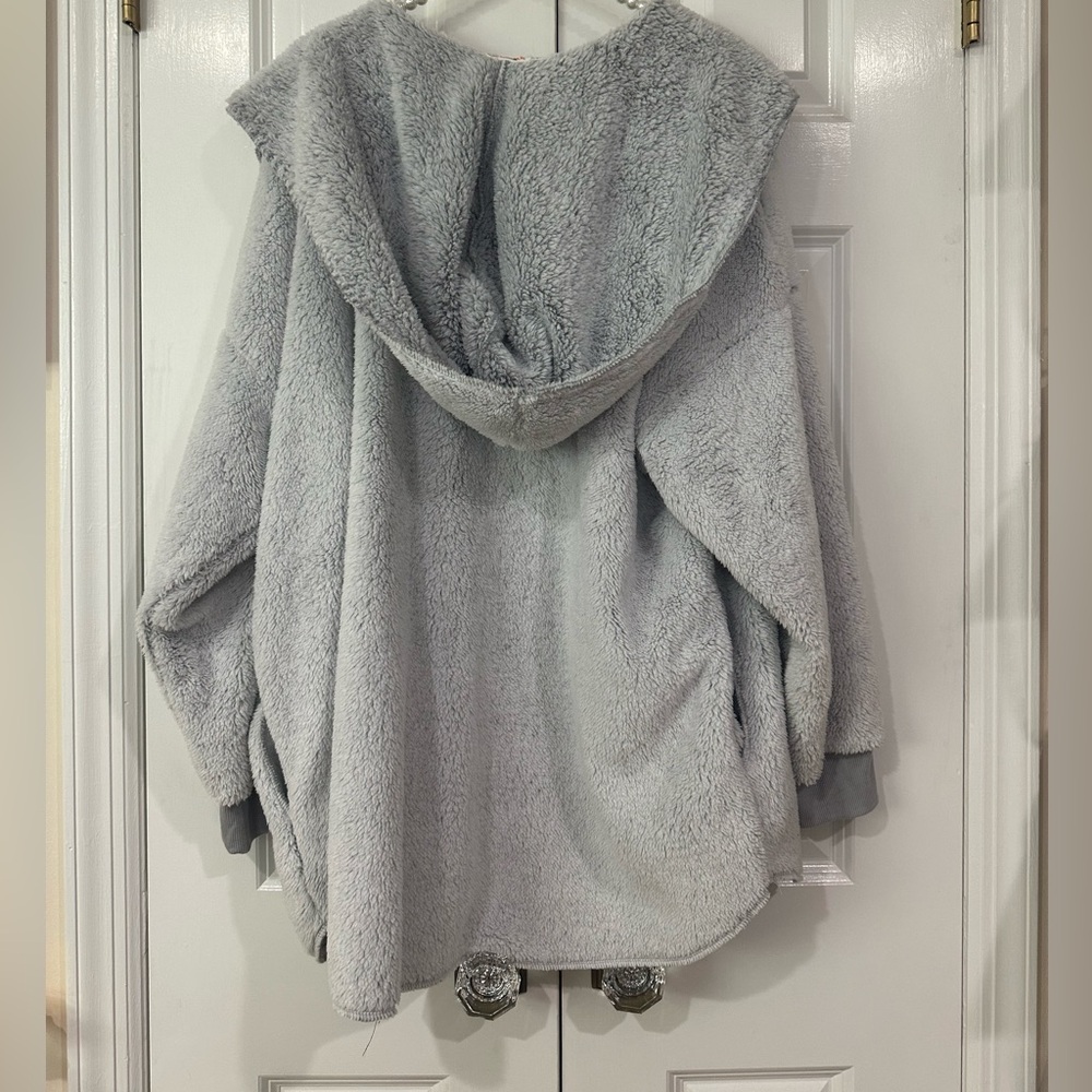 Light grey Sherpa cardigan super comfortable size large - Picture 2 of 2